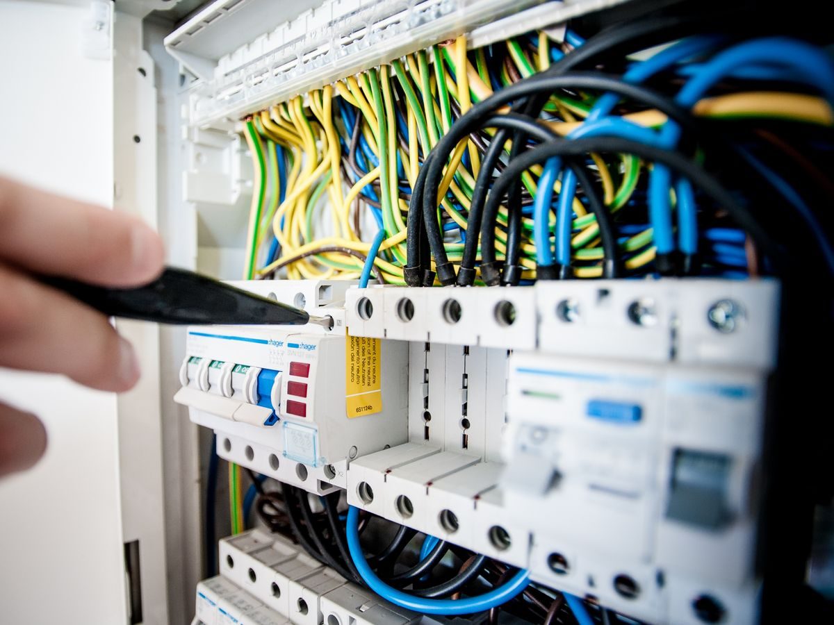 Impianti elettrici a Napoli — Termoidraulica Fiorenzano