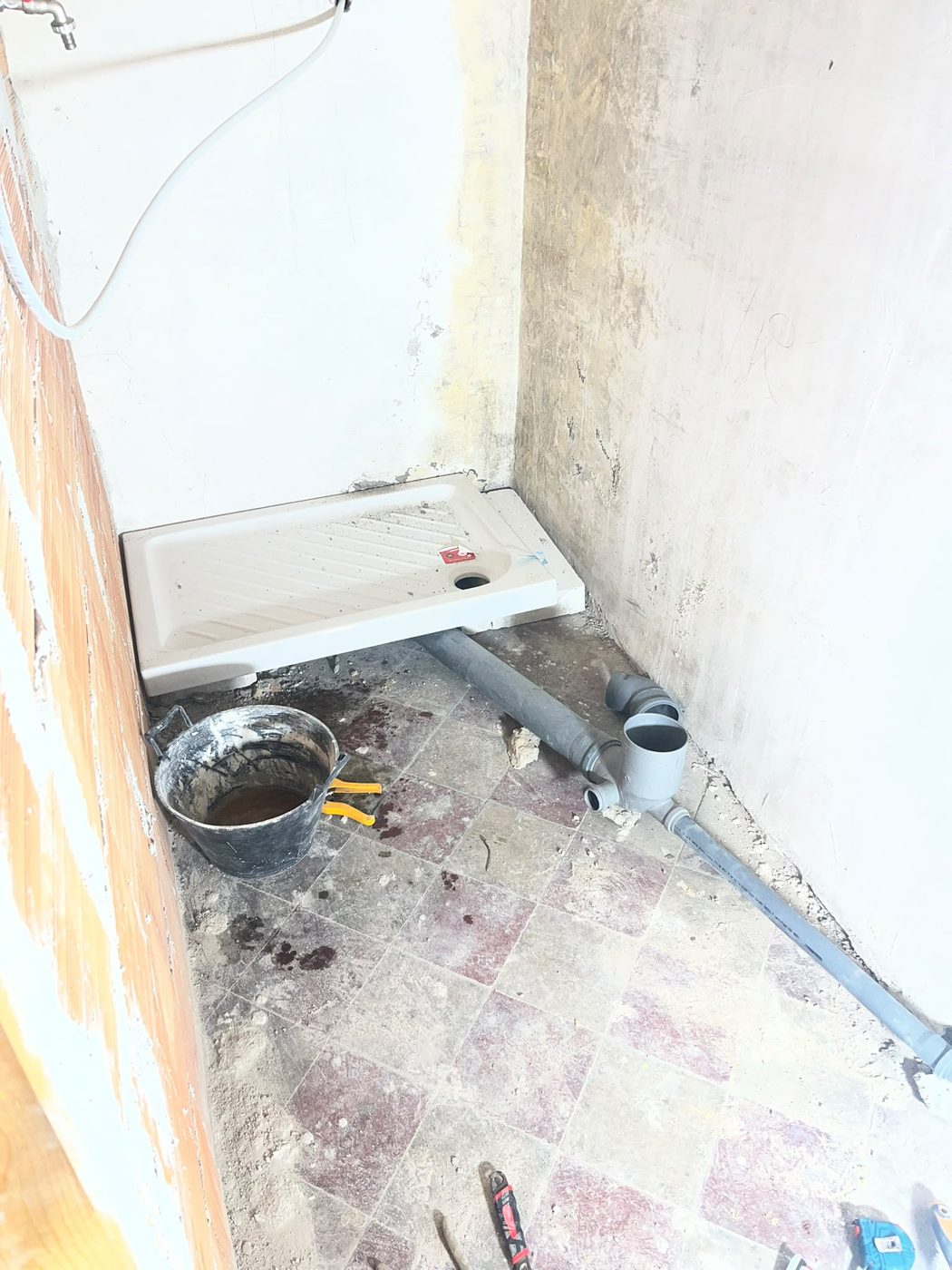Rifare il bagno a Napoli: fasi, tempi e costi spiegati da chi lo fa
